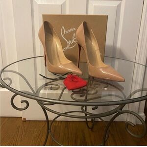 Christian Louboutin So Kate - Blush